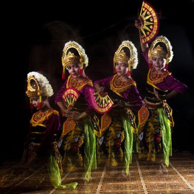 Tari Gandrung Sasak. Foto: Lomba Foto Lombok Tengah, Hadiyat Aras Ramantara.