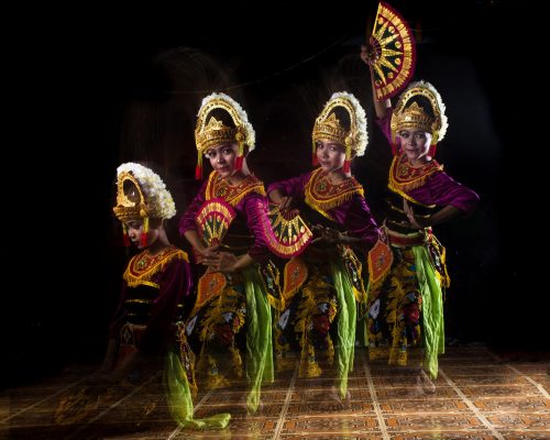 Tari Gandrung Sasak. Foto: Lomba Foto Lombok Tengah, Hadiyat Aras Ramantara.