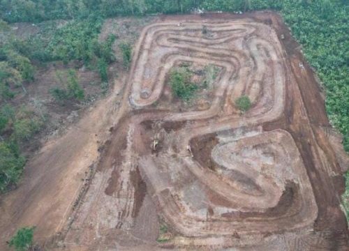 Sirkuit-Motocross-Lantan