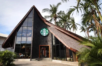 Tampak depan Starbucks Mandalika. Foto: adfwebmagazine.jp